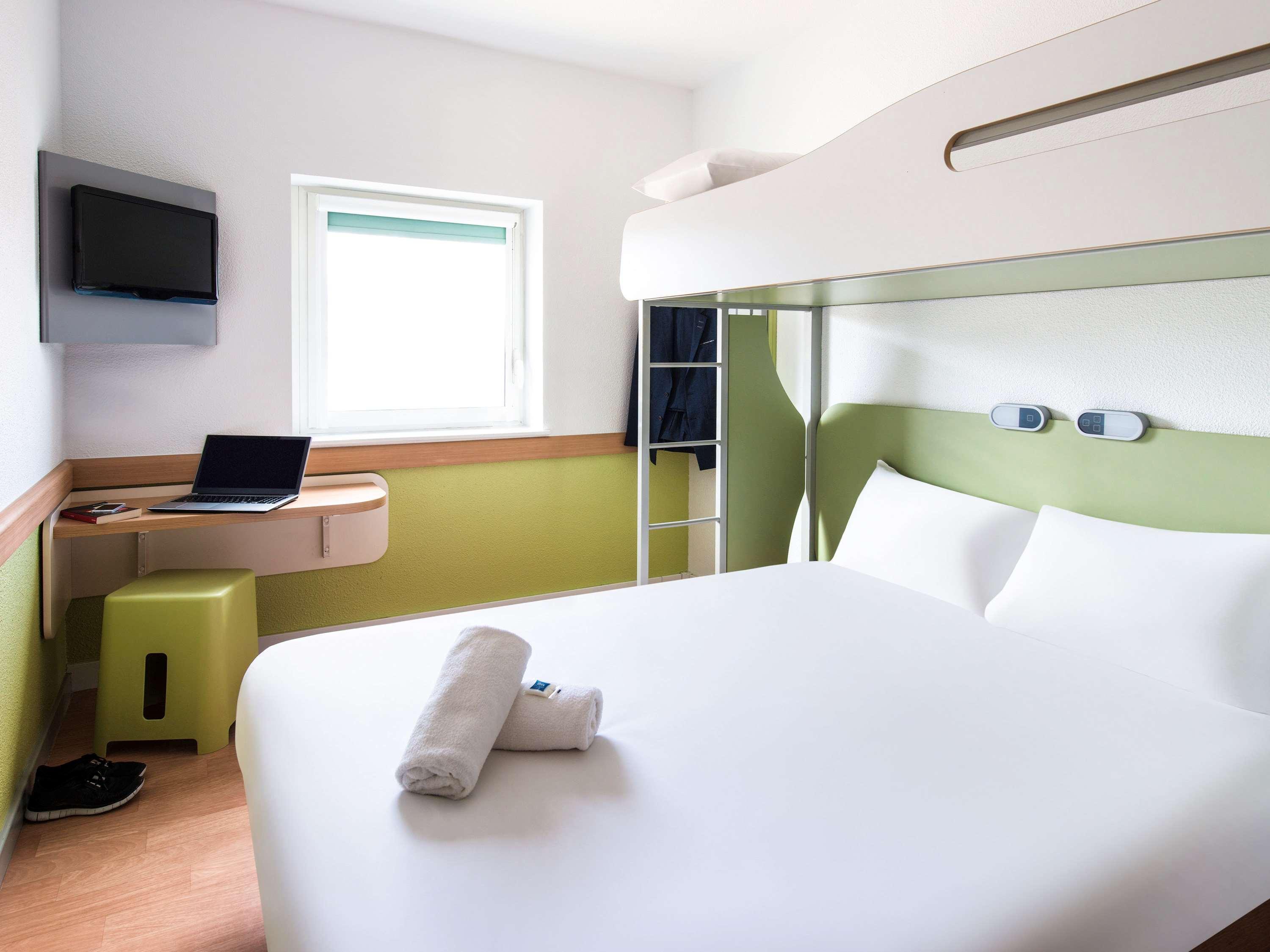 Ibis Budget Manchester Salford Quays Bagian luar foto