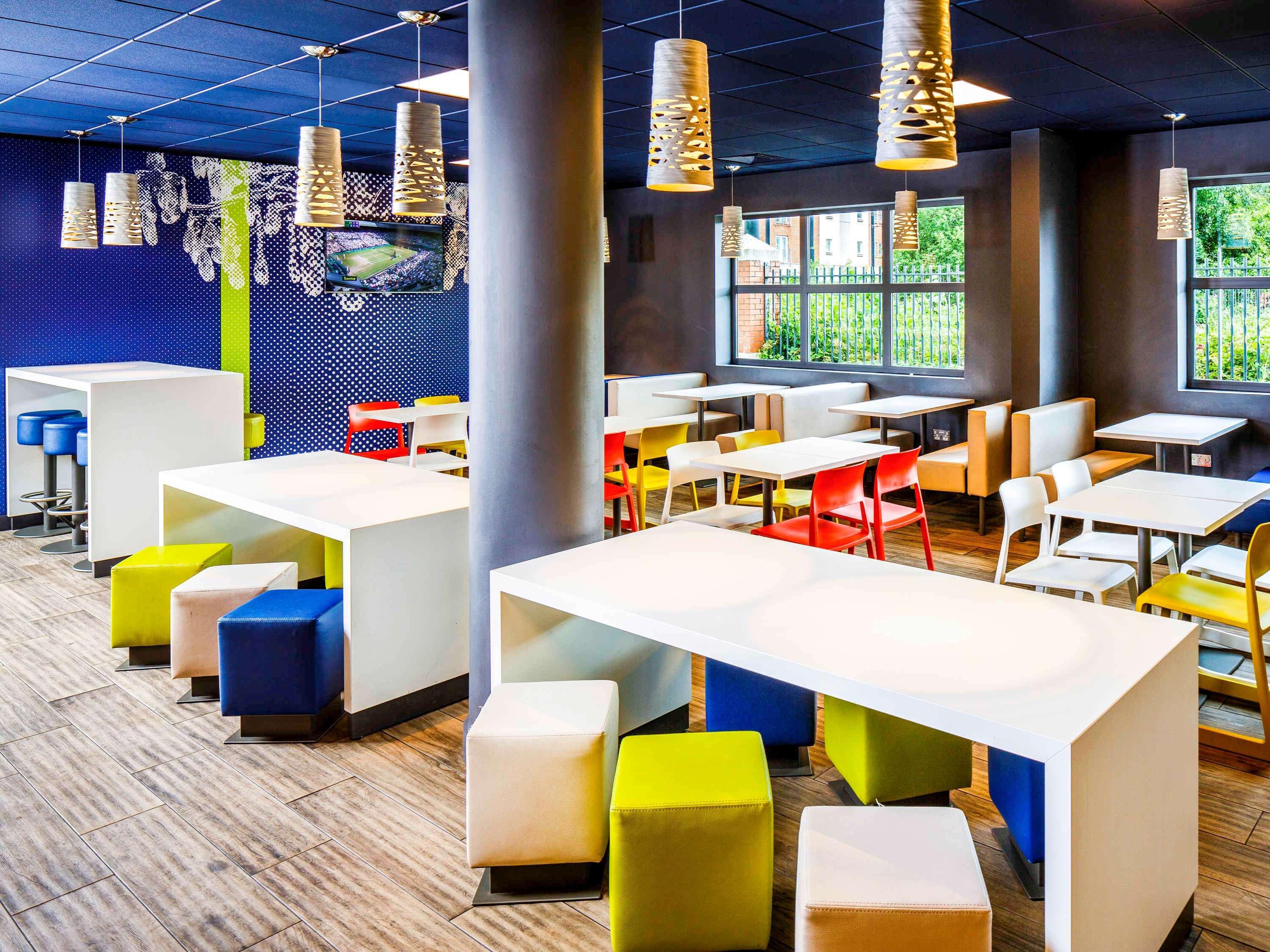Ibis Budget Manchester Salford Quays Bagian luar foto