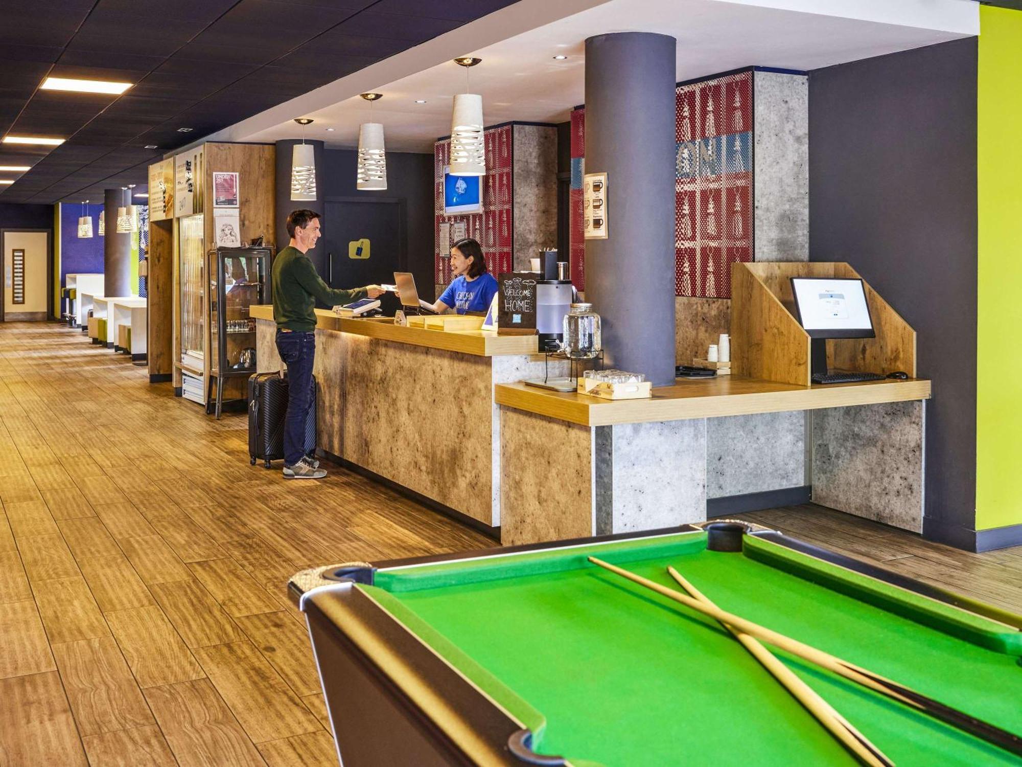 Ibis Budget Manchester Salford Quays Bagian luar foto