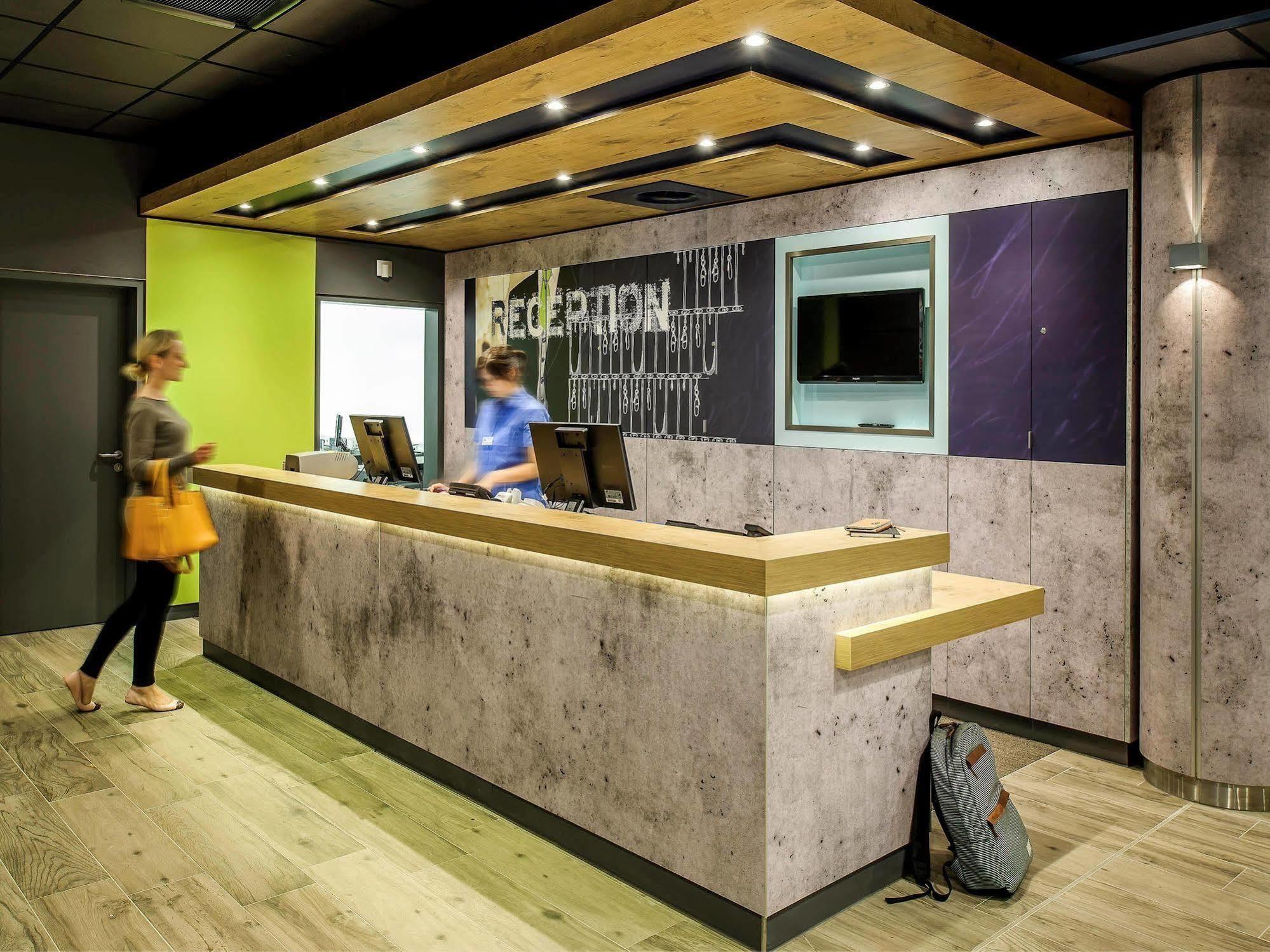 Ibis Budget Manchester Salford Quays Bagian luar foto